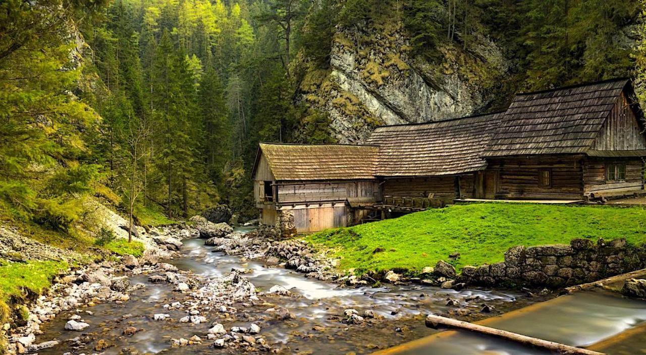 Turisticka Ubytovna Liptovský Mikuláš エクステリア 写真